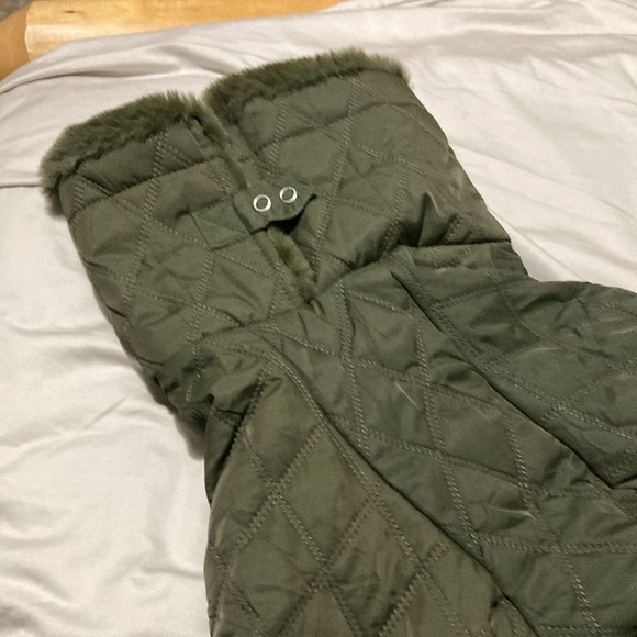 NWOT Puffer Dog Coat Olive Green w Fun Fur Collar - Picture 4 of 10